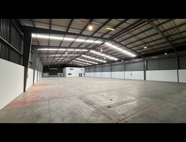 1,584M² WAREHOUSE TO LET IN ISANDO